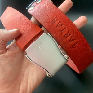 Tartar Berlin red airplane seatbelt buckle belt